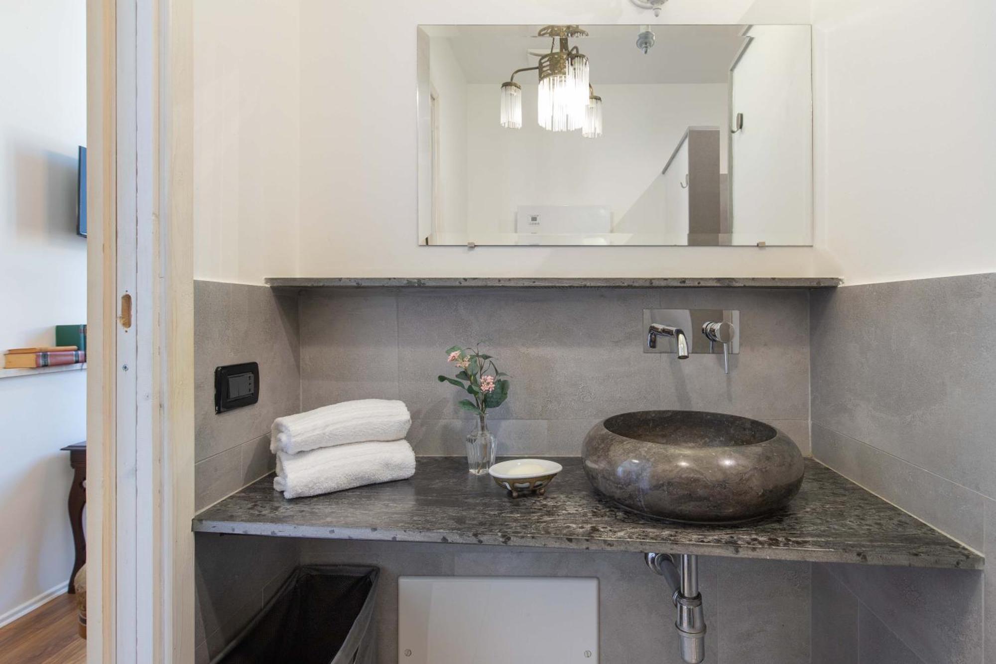 900 - Guest House Livorno Bagian luar foto