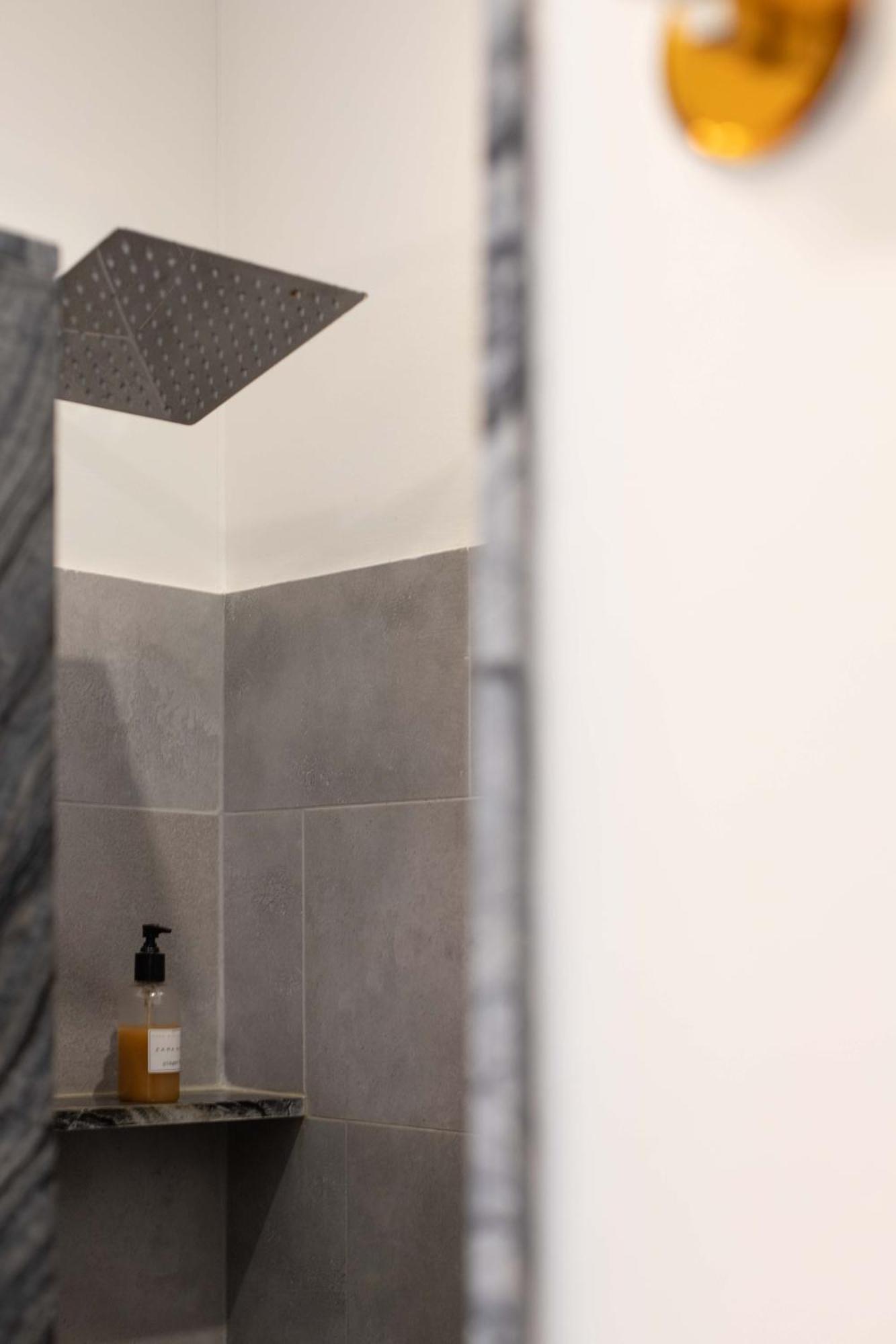 900 - Guest House Livorno Bagian luar foto